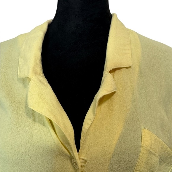 Aritzia Wilfred Free Button-Up  Short Sleeve Top Yellow - Picture 3 of 9